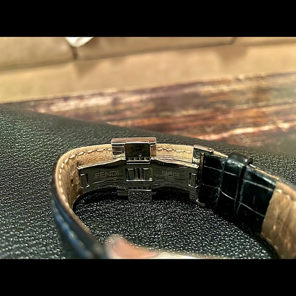 Fendi Loop Stainless Steel Ladies Watch - Picture 4 of 7